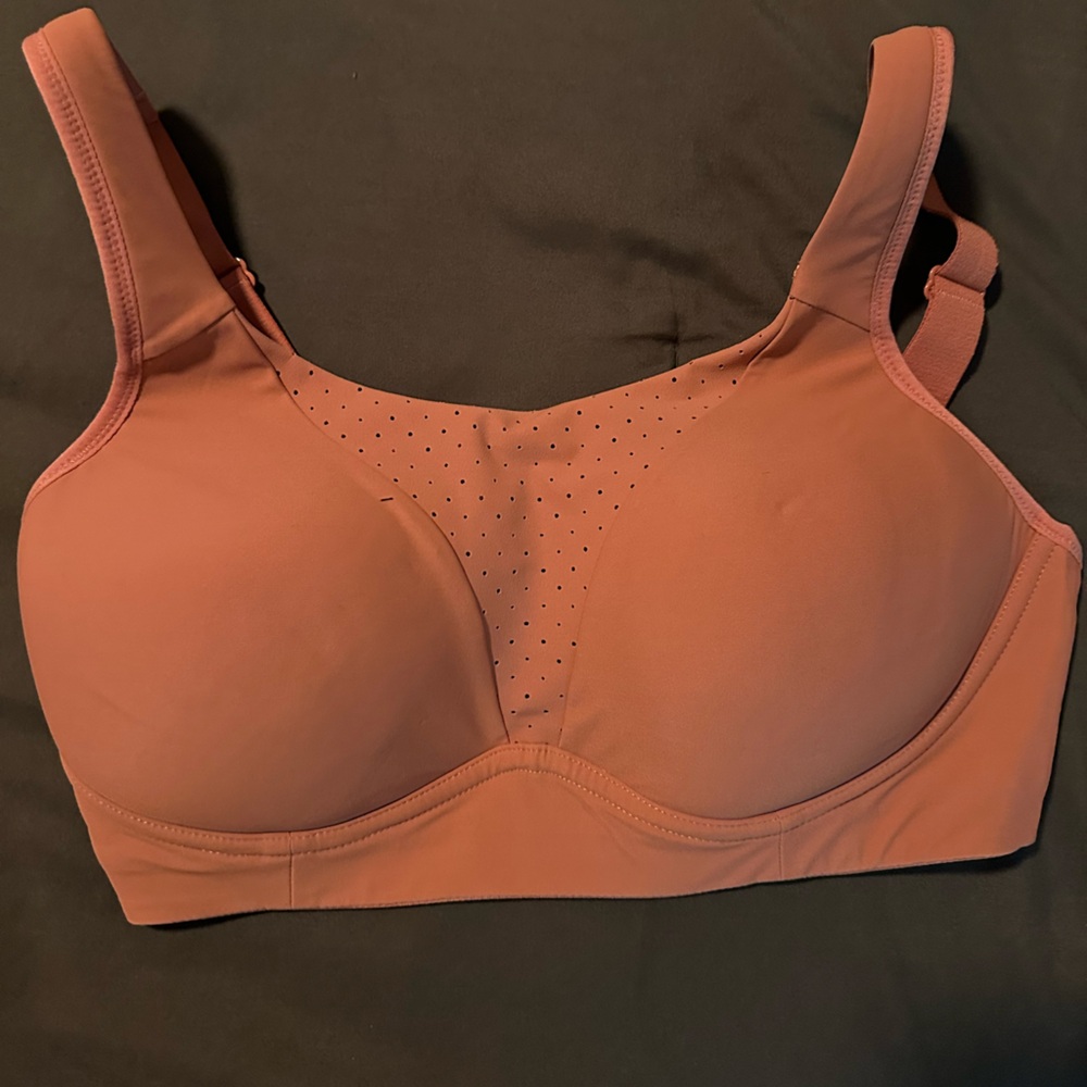 Women's Lululemon sports bra